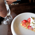 アンクルハウス - いちごパイとアイスココア