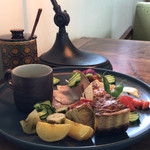 プラムキッチンアンドカフェ - 日替りデリプレート(1200円)