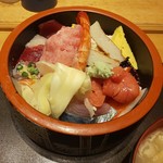 Sushi Sada - ちらし中盛 1,100円 御飯少なめ