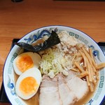 自家製麺 佐藤 - 太麺背油中華(醤油)＋味玉