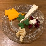 八丁堀黒きん -  チーズの4種盛りになります(o^^o)