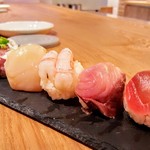 Karan Koron - 肉魚野菜の手毬（てまり）寿司