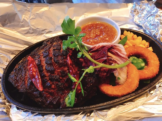 ワインカフェ ブルズ>