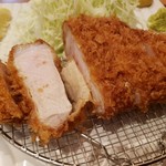はせ川 - 上ロースかつ (ごめんなさい、衣が剥がれちゃいました)