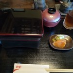 鰻楽 - 上うな重2700円+税