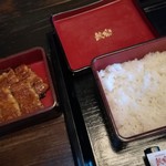 鰻楽 - 上うな重2700円+税