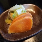 鰻楽 - 上うな重2700円+税の漬物