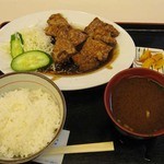 亀山亭 - とんてき定食