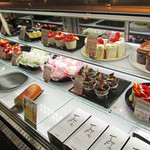 ステラリュヌ - ショーケース。