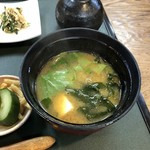 山海料理仁志乃 - 生しらす丼税抜1000円