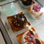 Akai Ribon - ホールケーキもいろいろあります！