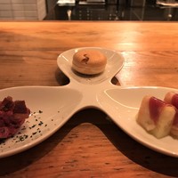 十番 無鴨黒 - ①鴨の生ハムにメロン②最中 鴨のレバームースと赤ワインジャム③シャドークイーン（じゃがいも）のポテトサラダ 