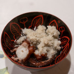 うを徳 - 2019.7 明石真蛸桜煮と真蛸卵のお椀（吸い地は二番出汁）