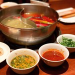 四川料理･薬膳火鍋 花椒庭 - 