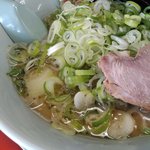 山岡家 - 醤油（味濃いめ・薬味ネギ・アップ）