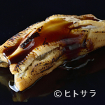 Sushi Kakuno - 水あめのように滑らかなツメが、とろりと溶け出した『穴子』