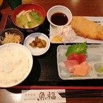 鮮魚旬菜 魚福 - とんかつ、マグロとサーモンの刺盛2点