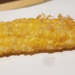 にい留 - (13)玉蜀黍(みらいコーン、愛知県産)
      夏の陸の王者、玉蜀黍。
      太陽の薫り、瑞々しく、深みある甘さ。
      揚げられることでより美味しい。