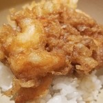 にい留 - (26)天丼
      小柱とよし海老かき揚げの天丼
      この素晴らしい時が終わってしまう。
      5時間の宴の余韻と共に頂きます。