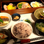 古材の森 - 古材の森ランチ　ボリュームたっぷりでした。