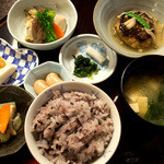 古材の森 - 糸島ランチセット　こちらも主菜が日替わり。