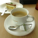 エスカルゴ - ホットコーヒー