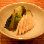 とり喜 - お通しの漬物