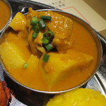 インド・ネパール創作料理 スリスティ - 里芋とチキンカレー