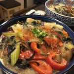 うどん酒場 萬斎 - 空芯菜とセロリとパプリカの麻婆豆腐