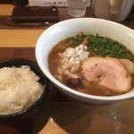 らーめん佳 - 味玉ラーメン800円とごはん100円