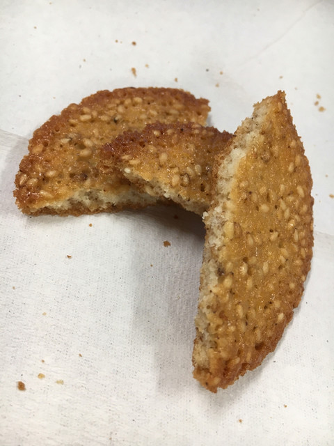 荒木製菓 - 七日町（せんべい）の写真