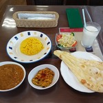 ベンガルカレー亭マンナン - サフランライス・ナンセット