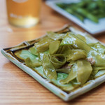 宝来家 - 鞘豌豆（さやいりのらまめ）＋炸豆皮（あぶらあげ）