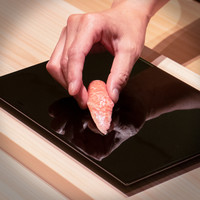 握りと一品料理　お昼のお任せコース