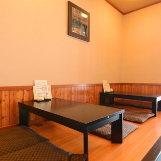 ◆Take off your shoes and relax at the tatami seats♪