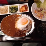 ホルモン屋 よんちゃん - カレーライス定食