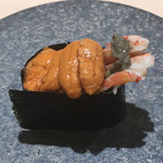 Sushi Riku - 利尻の雲丹とズワイガニの軍艦巻き。
                        美味し。