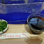 唐船峡 そうめん流し - めんつゆ&薬味♪(´ω｀)