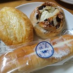 サンジェルマン - マヨナンロール（100円＋税）、いちじくとクリームロール（240円＋税）、ヴィエノワ（北海道練乳）（150円＋税）