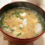 とんき - 目黒の豚汁（参考写真）。駒込の豚汁の色と違う。
      こっちの味が好き♡