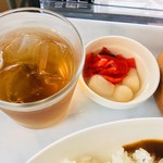 コーヒー＆レストラン リーバ - らっきょうと福神漬けが別皿なのはとてもうれしい心遣い