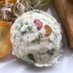 カフェアンドショップ ロータスランド - ポテトサラダ
      2019/07/30
      モーニング Bセット 380円
      ・ポテトサラダ
      ・イチゴジャム
      ・有機コーヒー