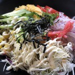 カフェアンドショップ ロータスランド - 2019/07/30
      【今週のおまかせセット】
      自家製中華麺使用 野菜たっぷり冷やし中華 550円
      ・野菜たっぷり冷やし中華
      ・夏野菜のオーブン焼き
      ・スイカ