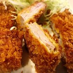 勝烈庵 - 勝烈定食のヒレかつ(肉断面)