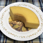 治一郎 - しっとり柔らか、卵焼きのようなバウムクーヘン！！