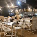 日本食レストラン ミナト - 店内