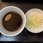 瀧乃家 - そば定食 ¥750 の薬味、つゆ