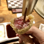 五感で楽しむ串揚げ屋 生粋namaiki - 黒毛和牛 ざぶとん 中はレア