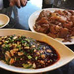 聚福楼 - よだれ鶏 と 兎の丸焼き