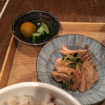 tanigaki - 鶏むねの中華風ピリ辛？と、お漬物